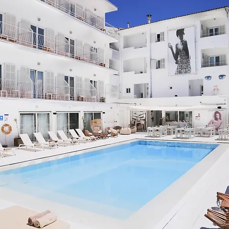 Zhero Hotel 4*