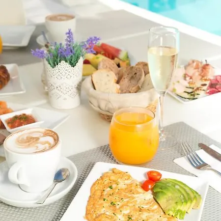Hotel Zhero Cas Catala