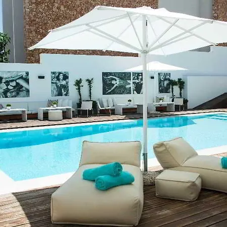 Zhero Hotel 4*
