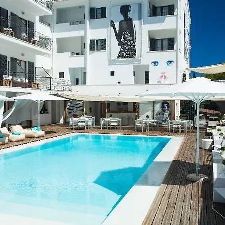 Zhero Hotel 4*